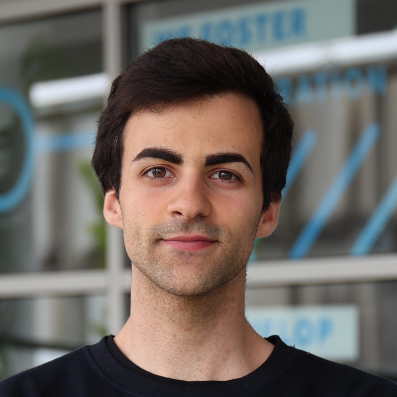Miguel Lunet headshot