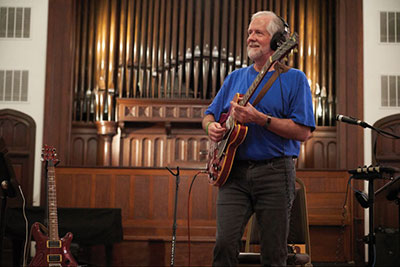 Noonan guitarist
