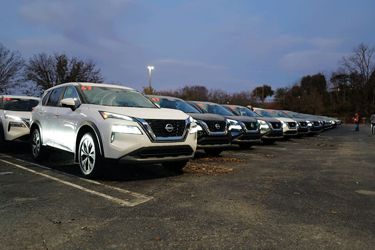 Final inspection of the 100 AI-equipped vehicles 